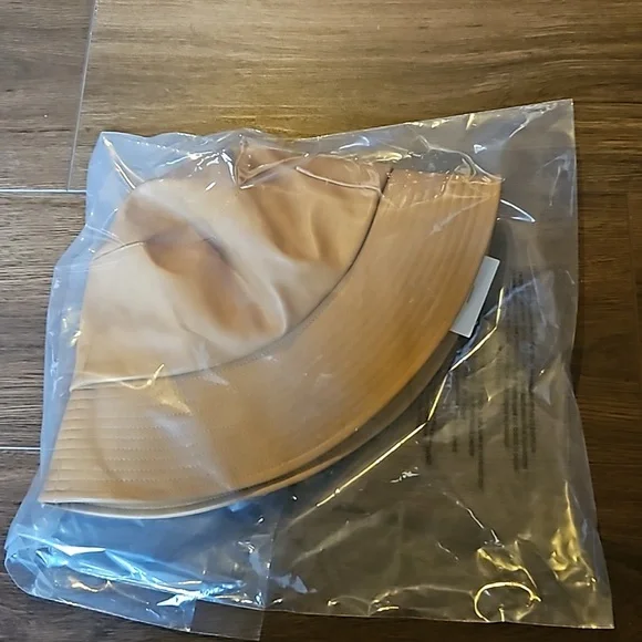 NWT Lack of Color Wave Bucket Hat Vegan Leather Tan Size S / M Wave Vegan Leather Bucket Hat (Tan) | Lack of Color [EU] main image 2